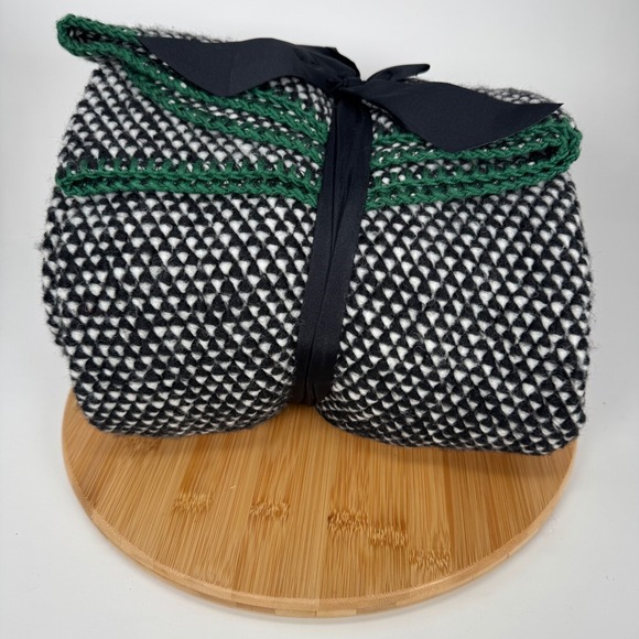 Hearth Hand Magnolia Black White Geometric Knit Throw Green New Deadstock - Picture 8 of 8